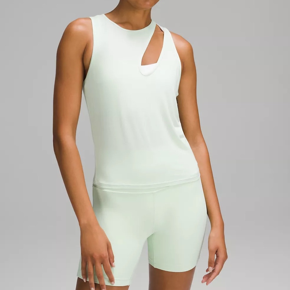 NWT Lululemon Shoulder Cut-Out Yoga Tank Top size 4